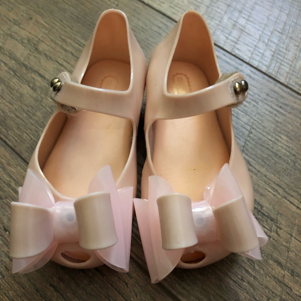 Mini Melissa’s size 6